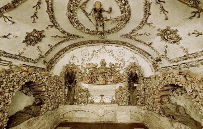 A visit to the Spooky Capuchin Crypt – Santa Maria della Concezione dei Capuchins